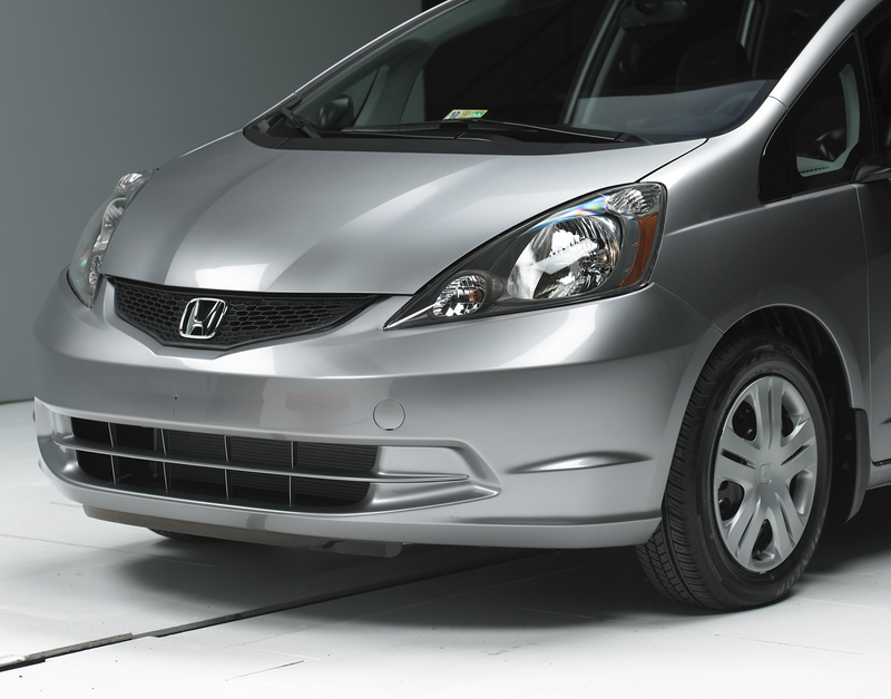 Illustration for article titled IIHS: Small Cars Are Big On Damage In Low-Speed Collisions